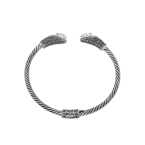 Silver twisted cable bangle in 925 sterling silver with Blue Topaz Quartz and Balinese engraving.