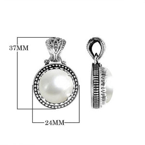 Pearl pendant in 925 sterling silver with Balinese handcrafted detailing, wholesale jewelry.
