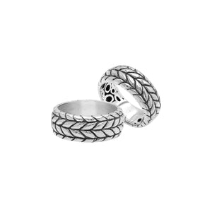 Wholesale sterling silver woven leaf band ring with oxidized Bali-inspired design, handcrafted artisan silver jewelry in bulk for retailers and resellers.