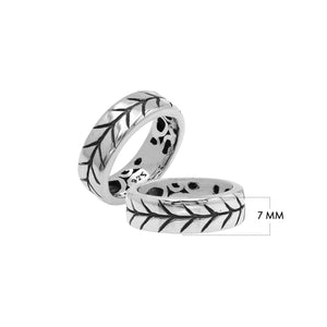 Wholesale sterling silver band ring with detailed leaf pattern and oxidized accents, handcrafted unisex jewelry in bulk for retailers and resellers.