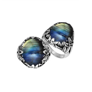 Sterling Silver Round Shape Labradorite Ring With Leaf Pattern Detailing