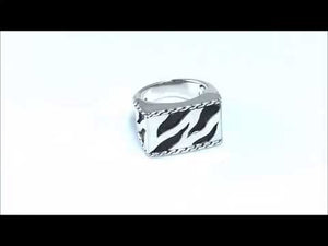 Sterling Silver handcrafted simple pretty design ring wholesale from Bali, Indonesia with oxidized rectangular pattern