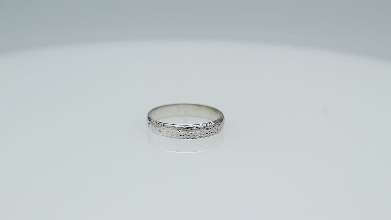 Wholesale sterling silver hammered texture band ring, handcrafted unisex 925 silver minimalist jewelry from Bali for bulk orders and resellers.