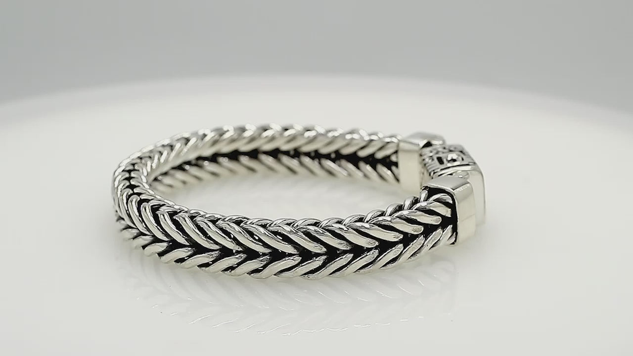 Silver Woven Chain Bracelet With Engraved Push Clasp In 925 Sterling Silver For Wholesale
