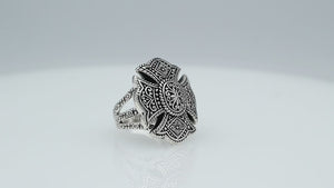 Wholesale sterling silver Balinese statement ring with intricate floral mandala design and oxidized antique finish – handcrafted artisan jewelry for bulk buyers and resellers.