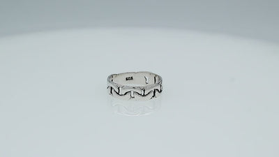 Wholesale sterling silver band ring with wavy oxidized pattern, handcrafted unisex 925 silver jewelry from Bali for bulk orders and resellers.
