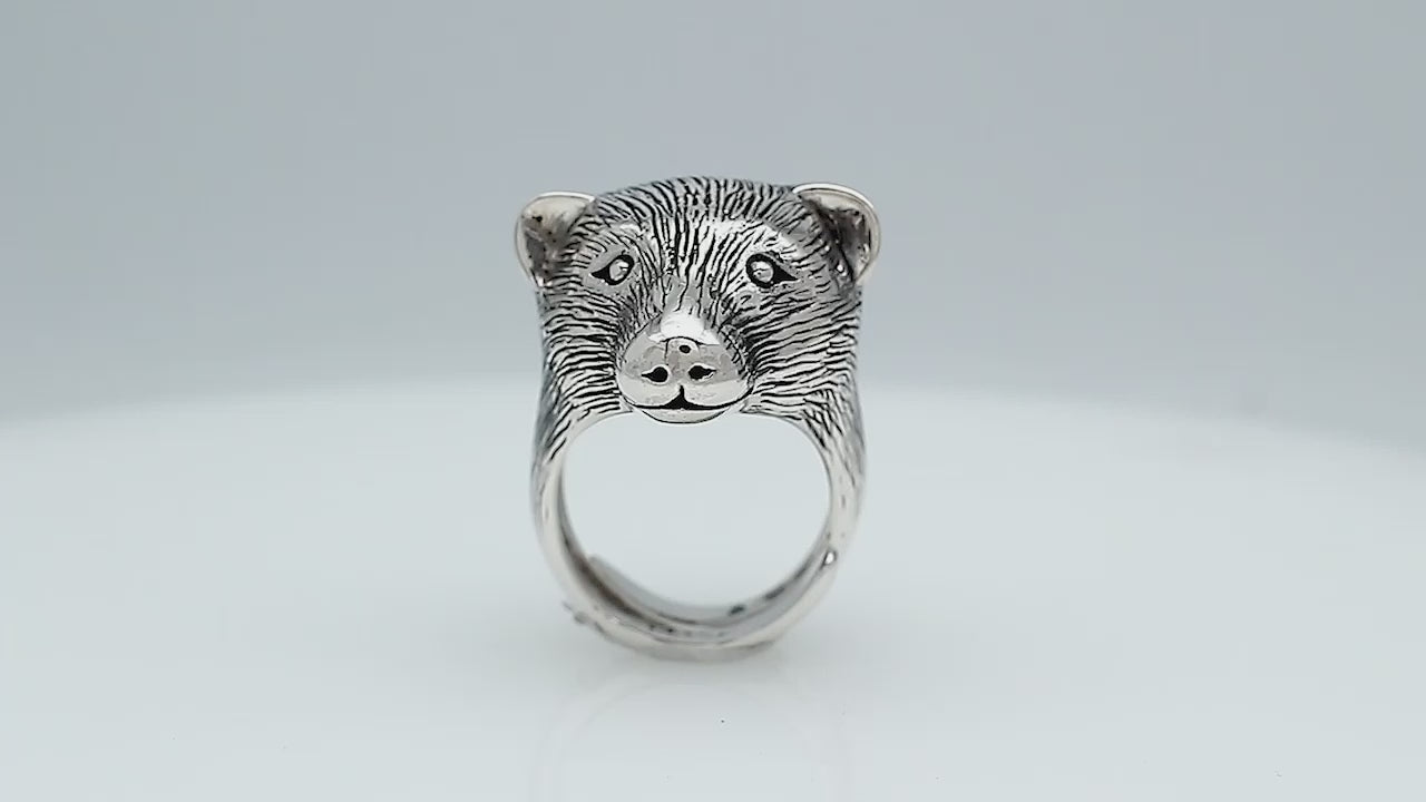 Wholesale sterling silver bear head ring with detailed 3D animal design, handcrafted men’s statement jewelry from Bali.