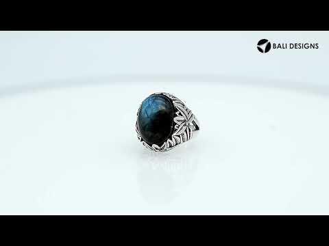 Sterling Silver Round Shape Labradorite Ring With Leaf Pattern Detailing