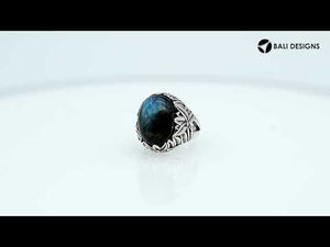 Sterling Silver Round Shape Labradorite Ring With Leaf Pattern Detailing