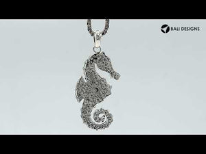 Sterling silver seahorse pendant, handcrafted in Bali with detailed ocean-inspired design – wholesale plain silver jewelry supplier.