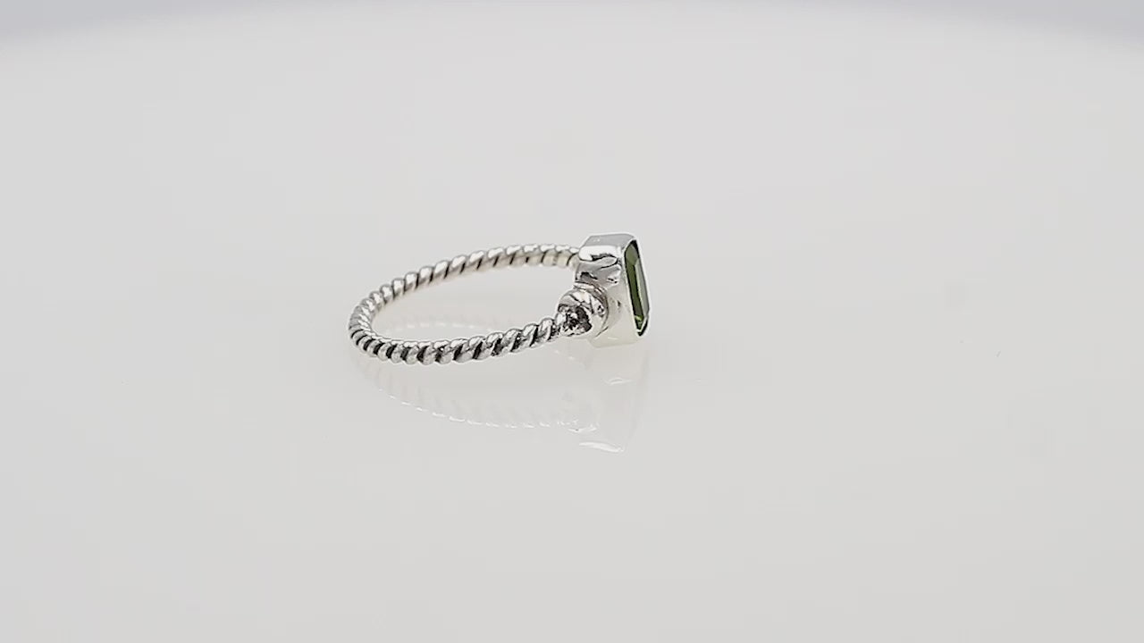 Wholesale sterling silver twisted band ring with rectangular-cut Amethyst Quartz, handcrafted artisan jewelry in bulk for retailers and resellers.