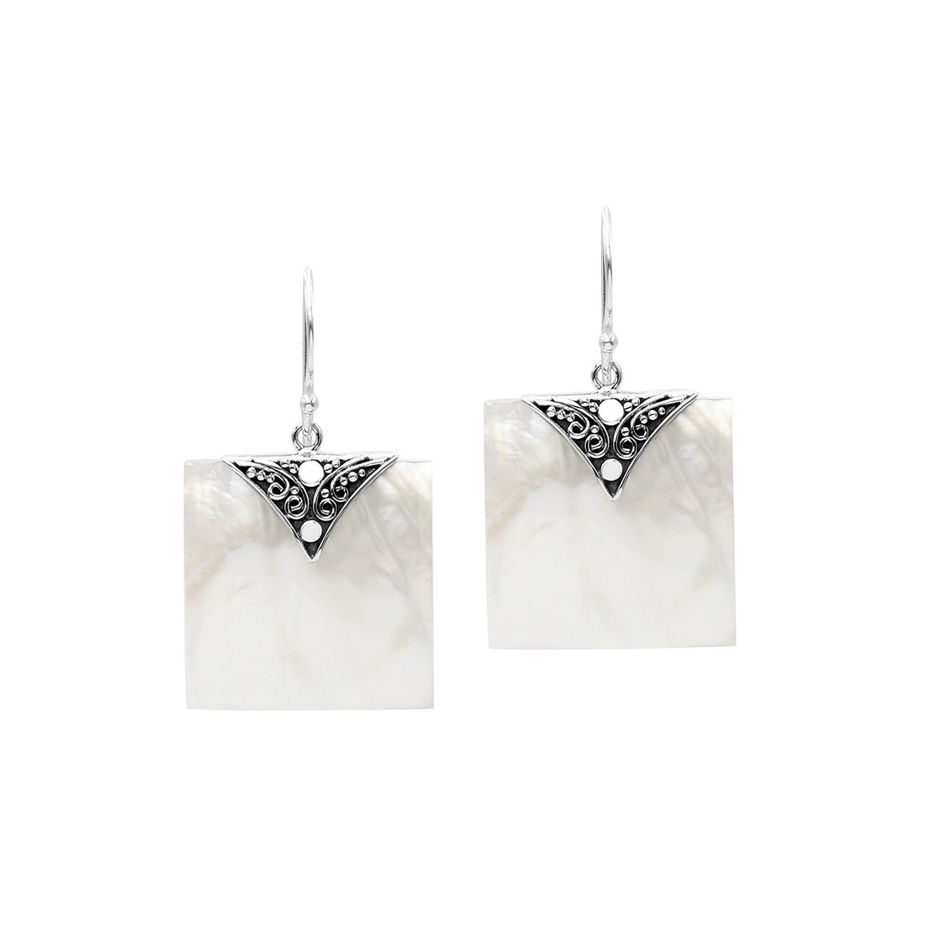 Silver square earrings with Mother Of Pearl and decorative silver detail