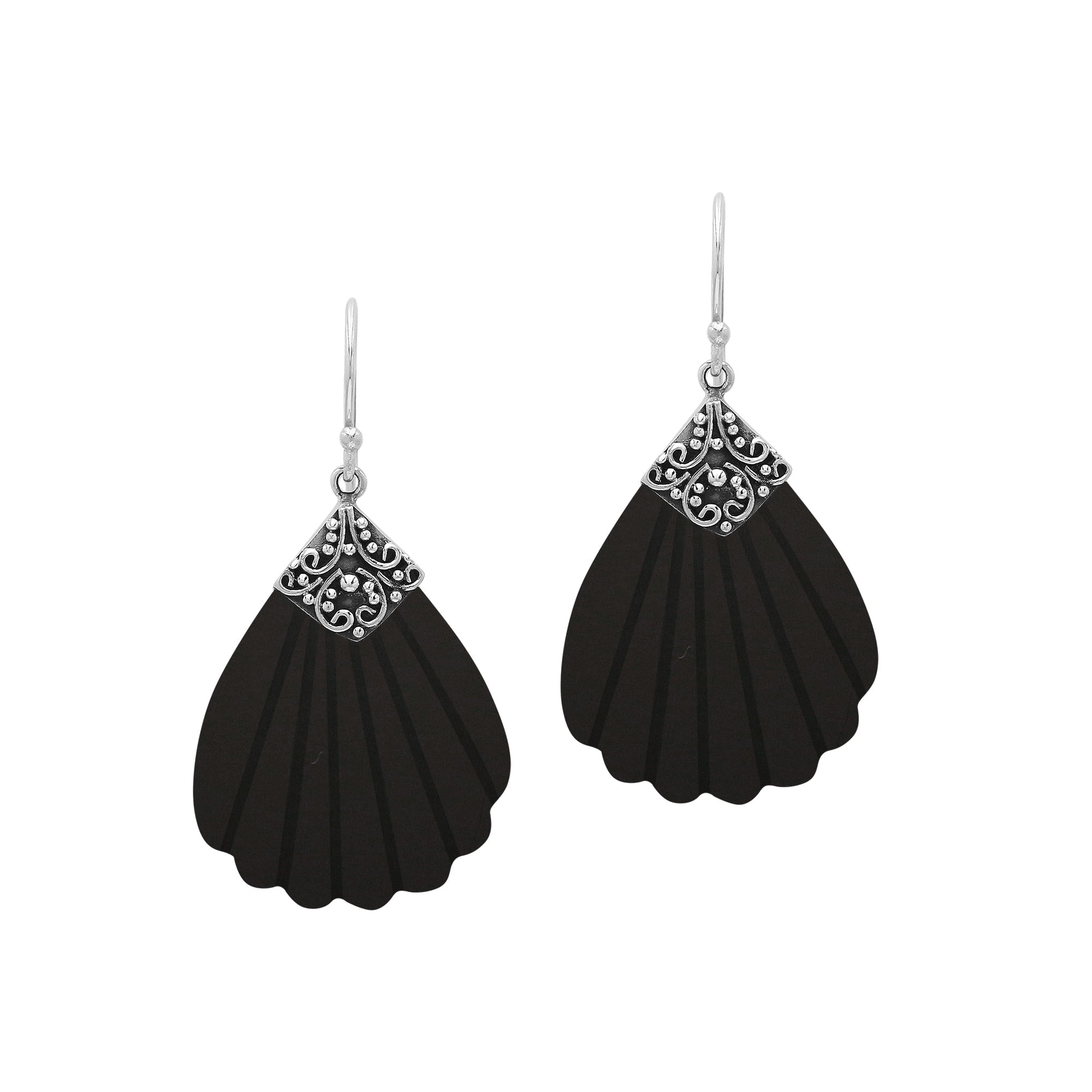 Sterling silver shell-shaped Black Shell dangle earrings