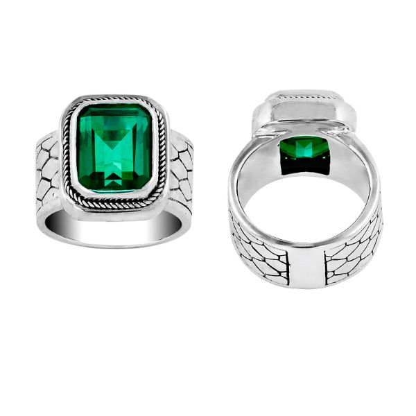 Wholesale sterling silver men’s ring with emerald-cut green quartz and textured wide band – bulk jewelry supply for retailers and boutiques.