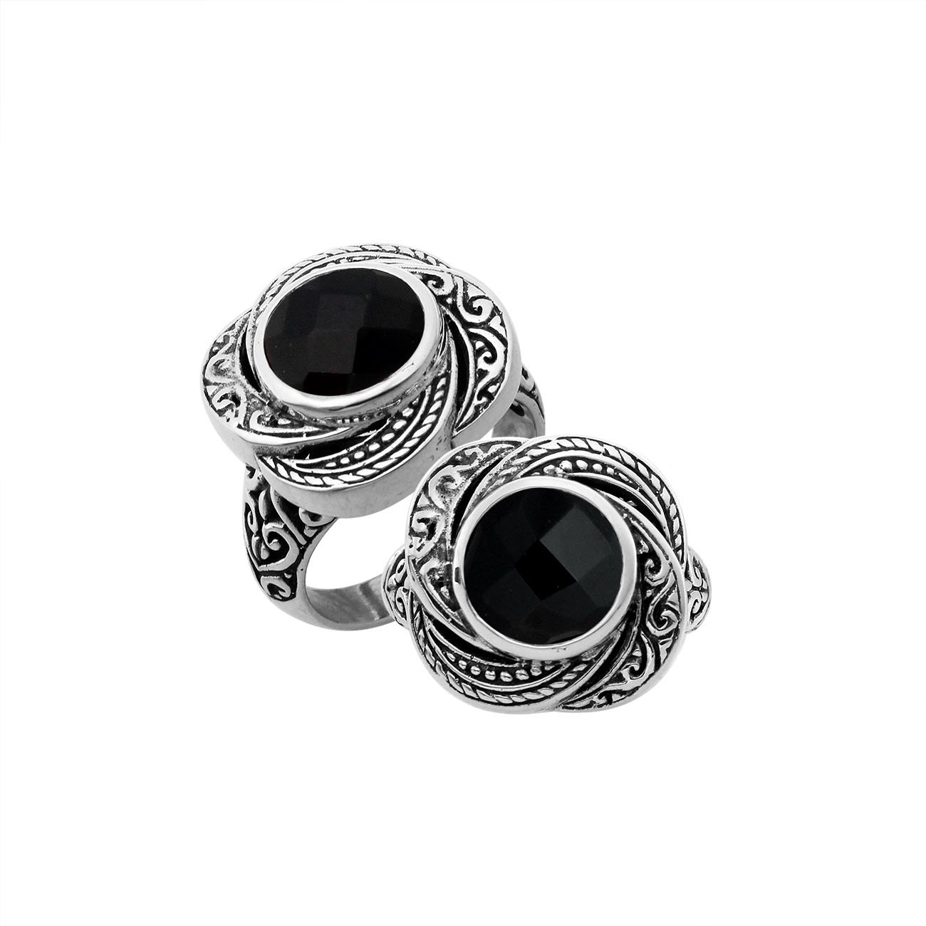Sterling silver Balinese design ring with round shape Black Onyx stone