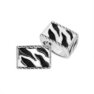 Sterling Silver handcrafted simple pretty design ring wholesale from Bali, Indonesia with oxidized rectangular pattern
