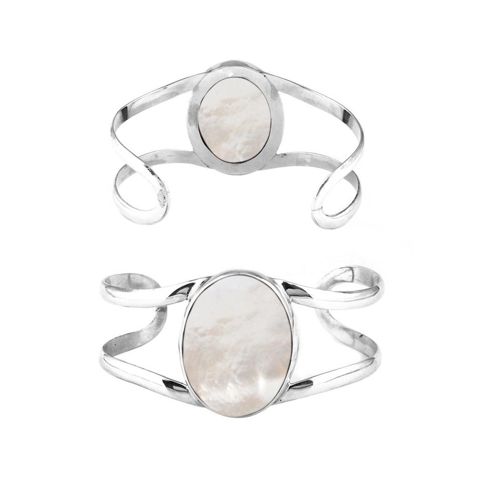 Wholesale Sterling Silver Cuff Bracelet With Oval Mother Of Pearl Centerpiece
